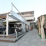 Hotel Meliton & By The Neos Marmaras