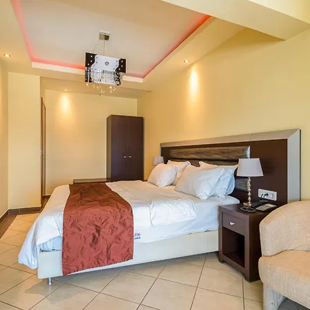 Meliton & By The Otel Neos Marmaras