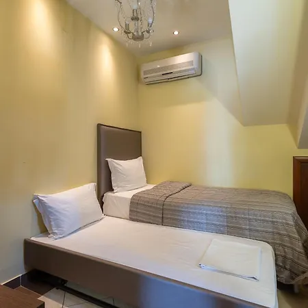 Otel Meliton & By The Neos Marmaras