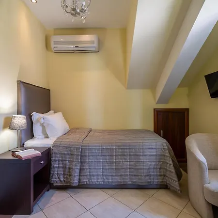 Otel Meliton & By The