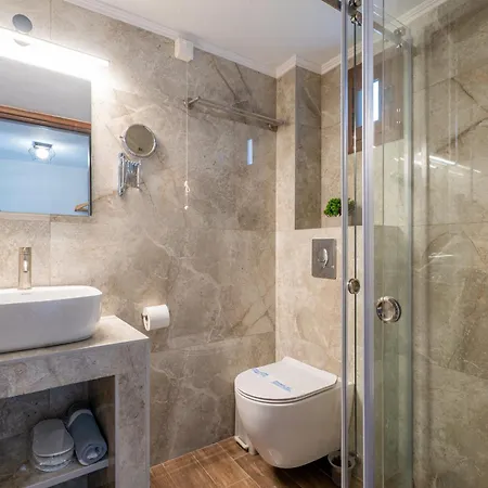 Hotel Meliton & By The 3*