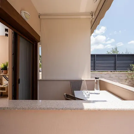 Hotel Meliton & By The