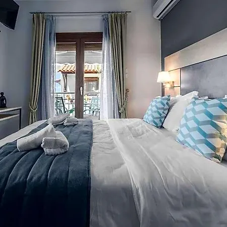 Hotel Meliton & By The 3*