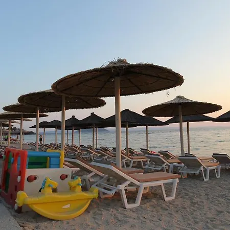 Otel Meliton & By The Neos Marmaras
