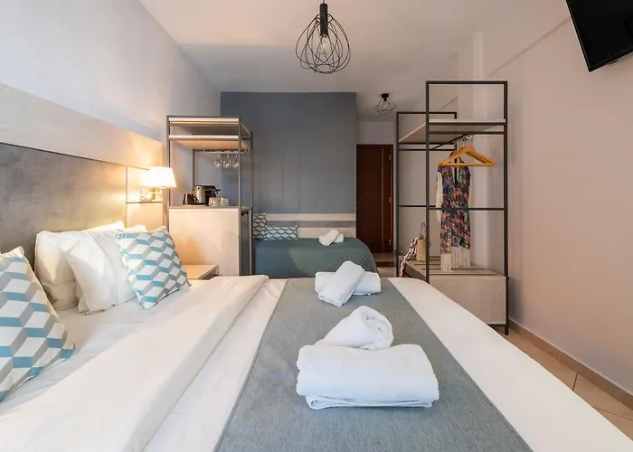 Meliton & By The Hotel Néos Marmarás