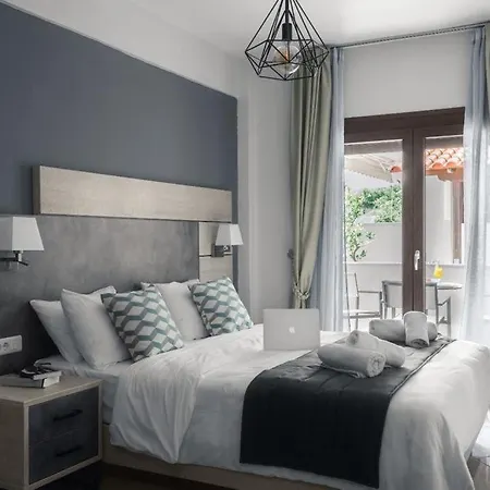 Meliton & By The Отель